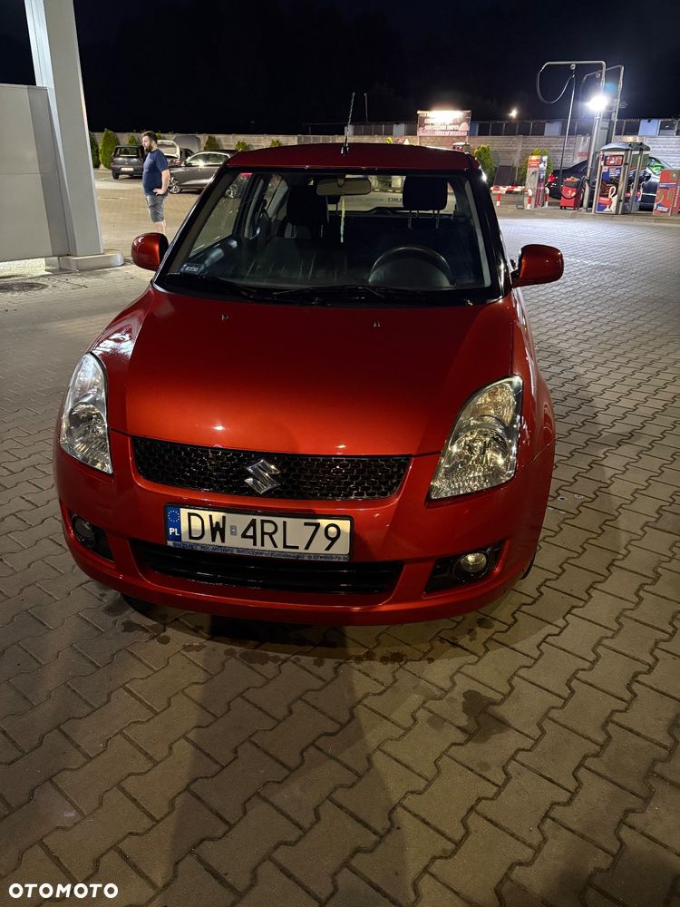 Suzuki Swift - 1