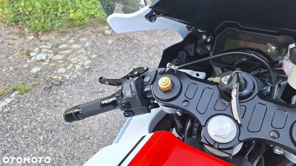 Yamaha R7 - 15