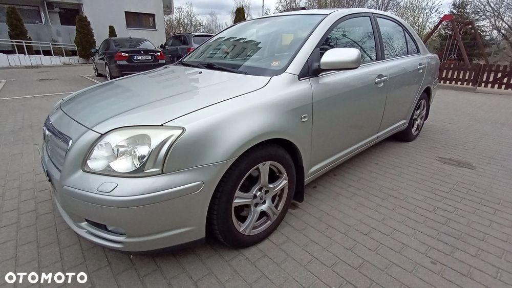 Toyota Avensis - 1