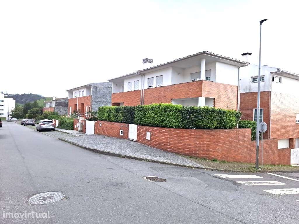 Lote de Terreno para Construção – 300m2 | Próximo à Cidade - Grande imagem: 2/5