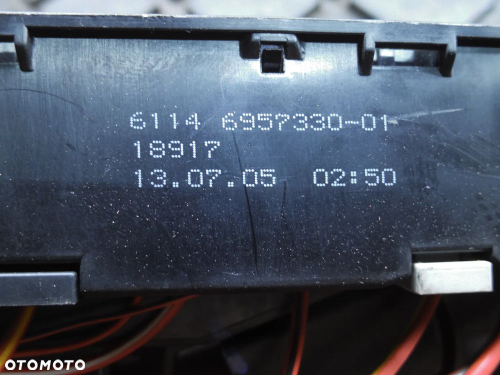 SKRZYNKA BEZPIECZNIKÓW BMW E60 E61 6957330 - 3