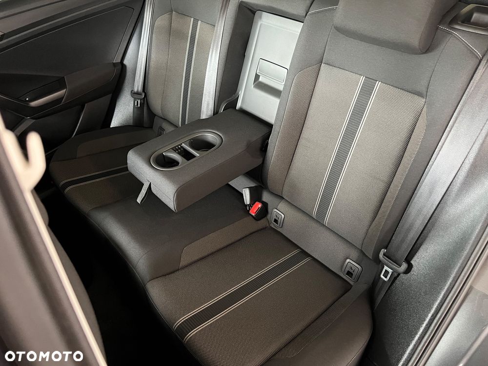 Volkswagen T-Roc - 29