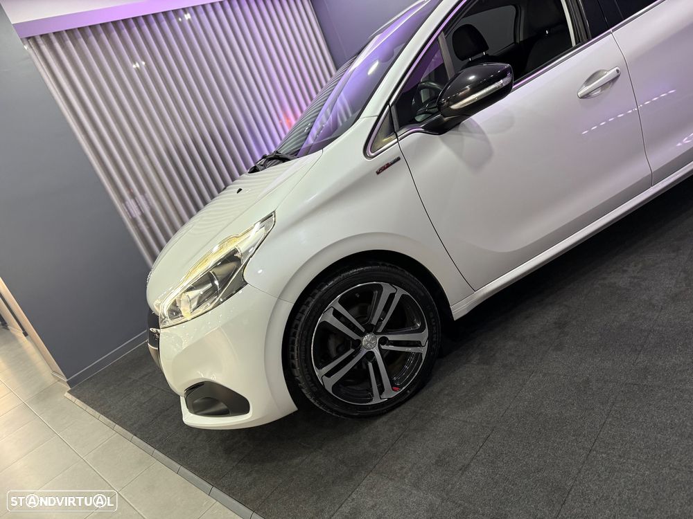 Peugeot 208 1.2 PureTech GT Line EAT6 - 23