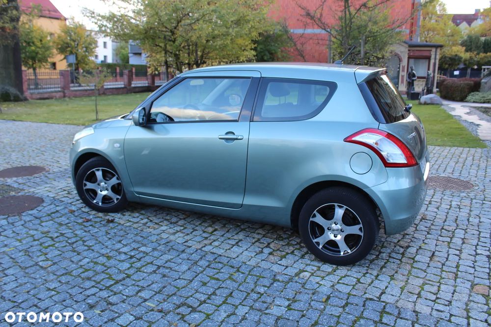 Suzuki Swift - 8