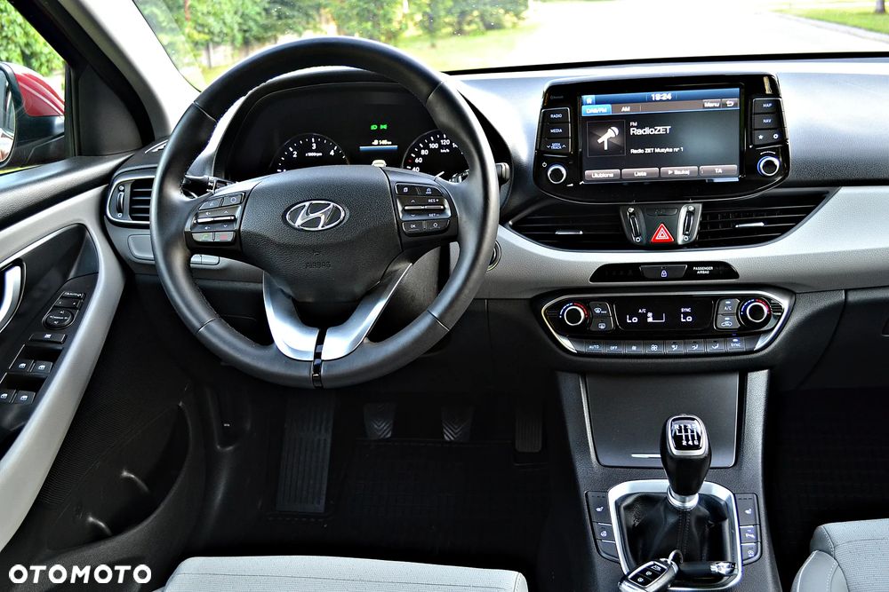 Hyundai i30 blue 1.6 CRDi Premium - 28
