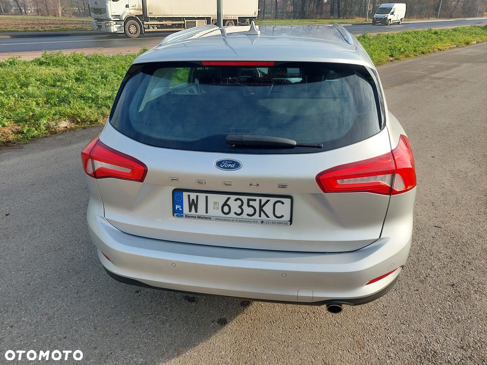 Ford Focus 1.5 TDCi SYNC Edition - 9