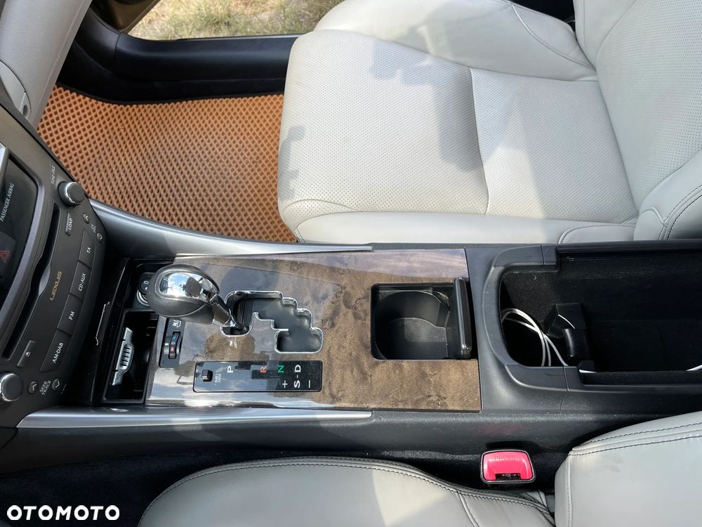 Lexus IS 250 Luxury Line - 19