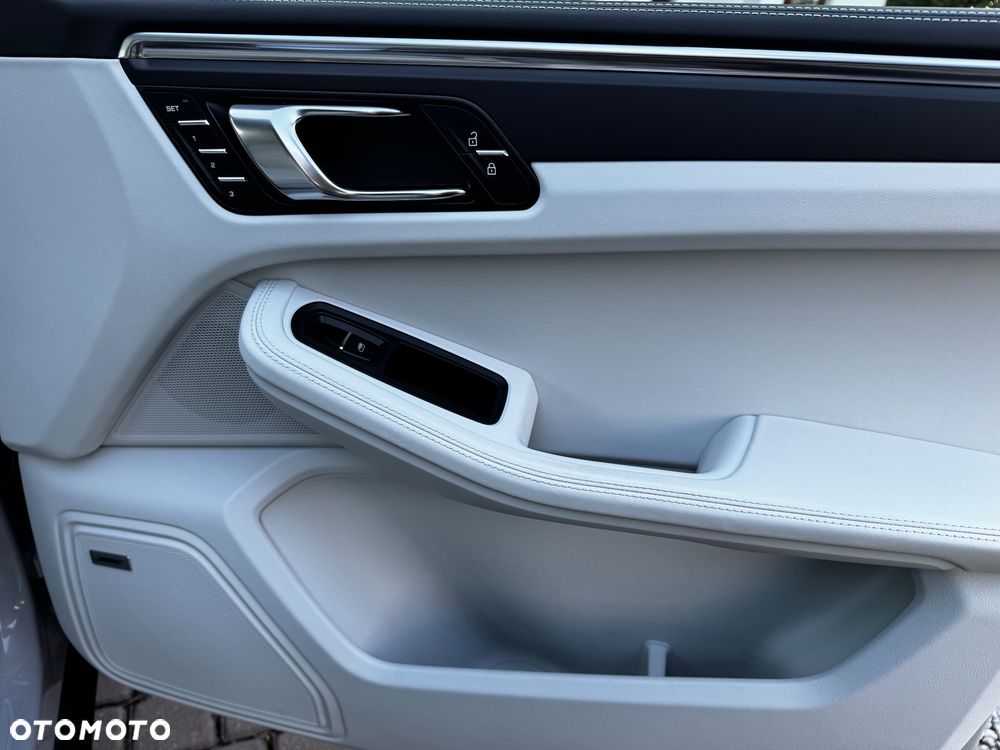 Porsche Macan Standard - 13