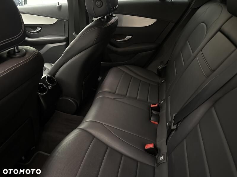 Mercedes-Benz GLC - 21
