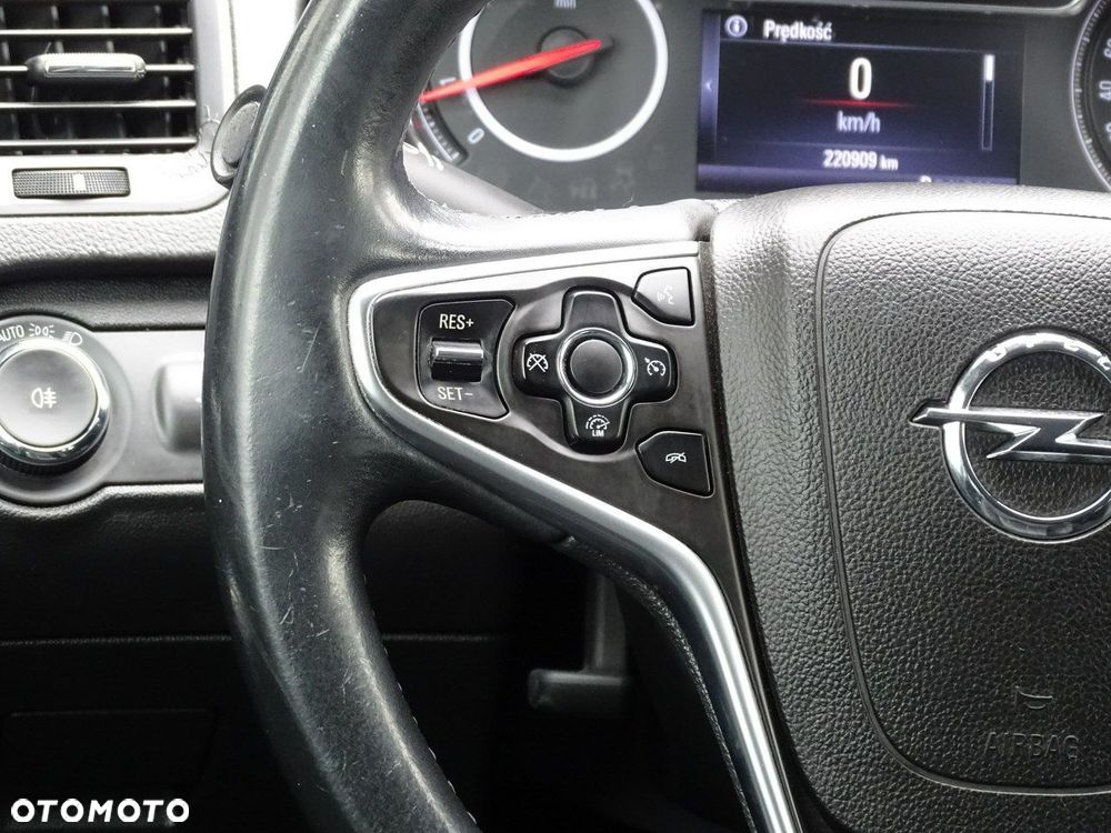 Opel Insignia - 21
