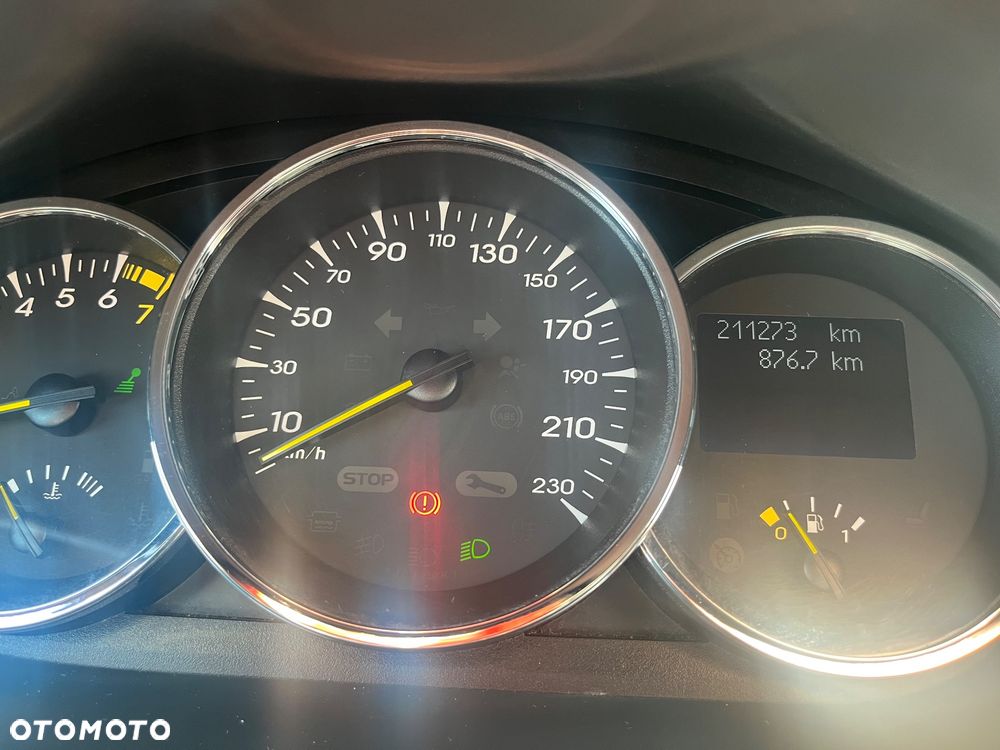 Renault Fluence 1.6 16V Expression - 9