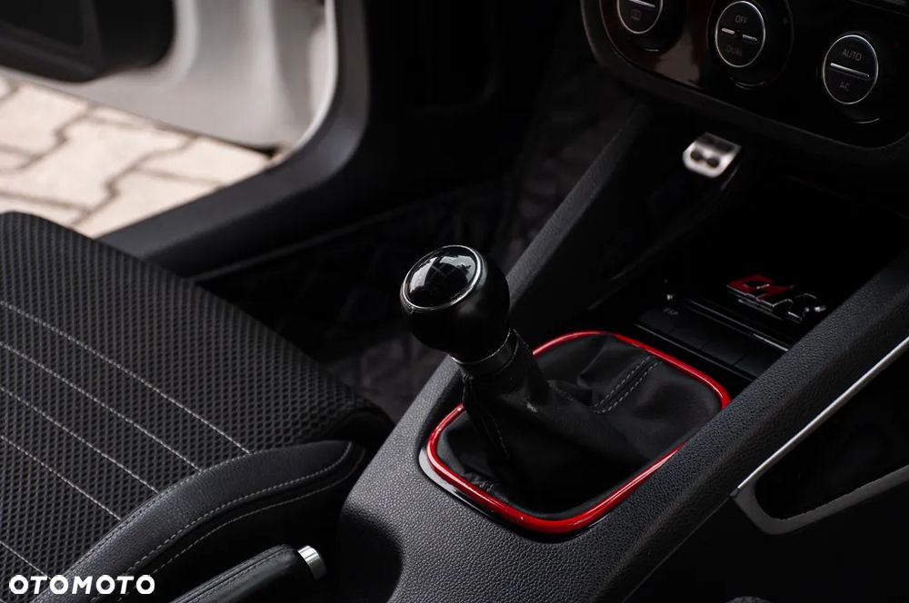 Volkswagen Scirocco 1.4 TSI R-Style - 30