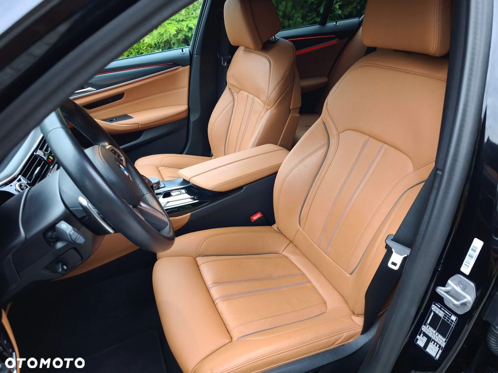 BMW Seria 5 520d M Sport Edition - 8