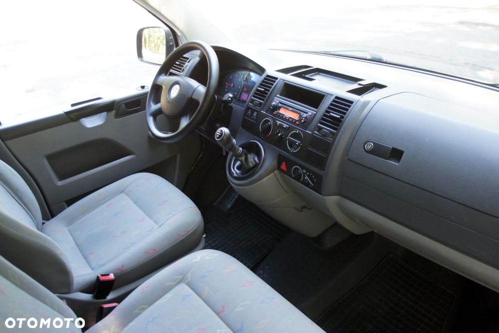 Volkswagen Transporter Caravelle Lang Trendline - 29