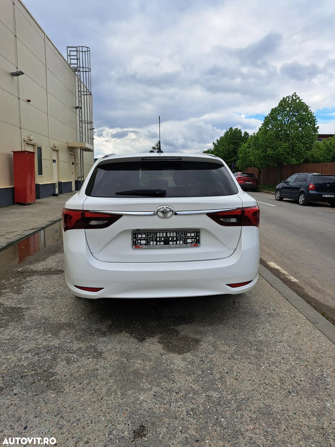 Toyota Avensis 2.0 D-4D Executive - 5