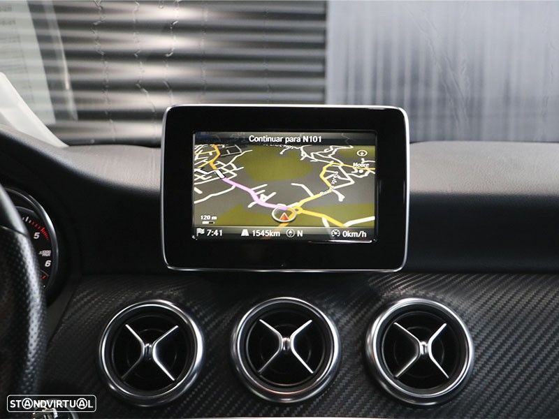 Mercedes-Benz A 180 d AMG Line - 17