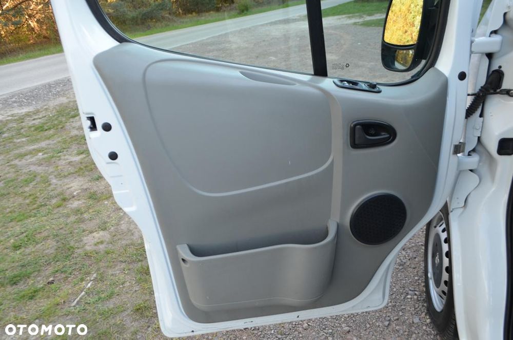 Opel Vivaro - 21