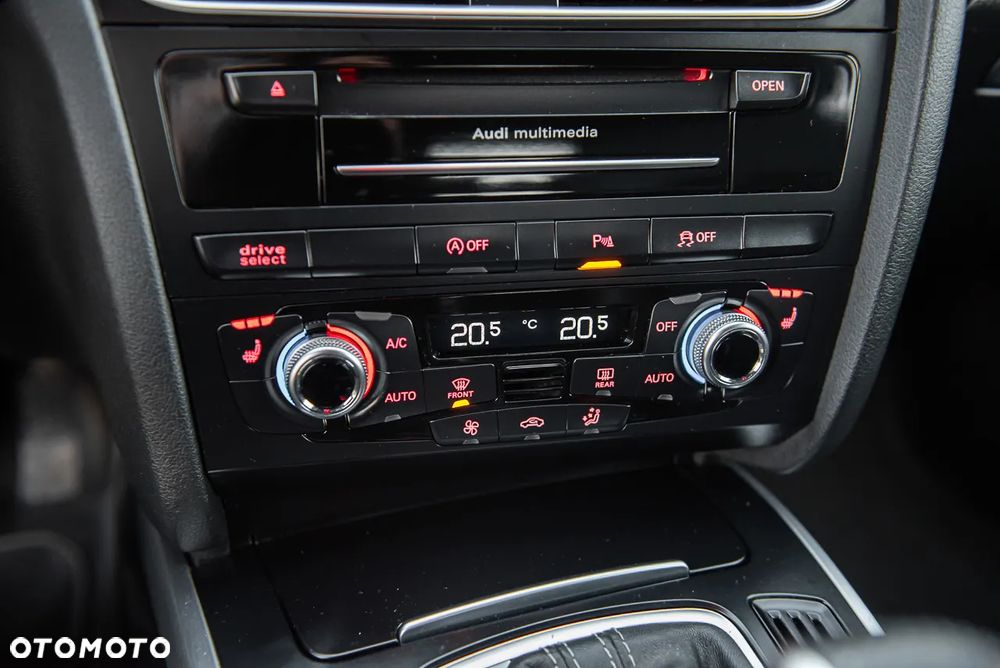 Audi A4 Avant 2.0 TDI DPF clean diesel quattro S tronic Attraction - 19