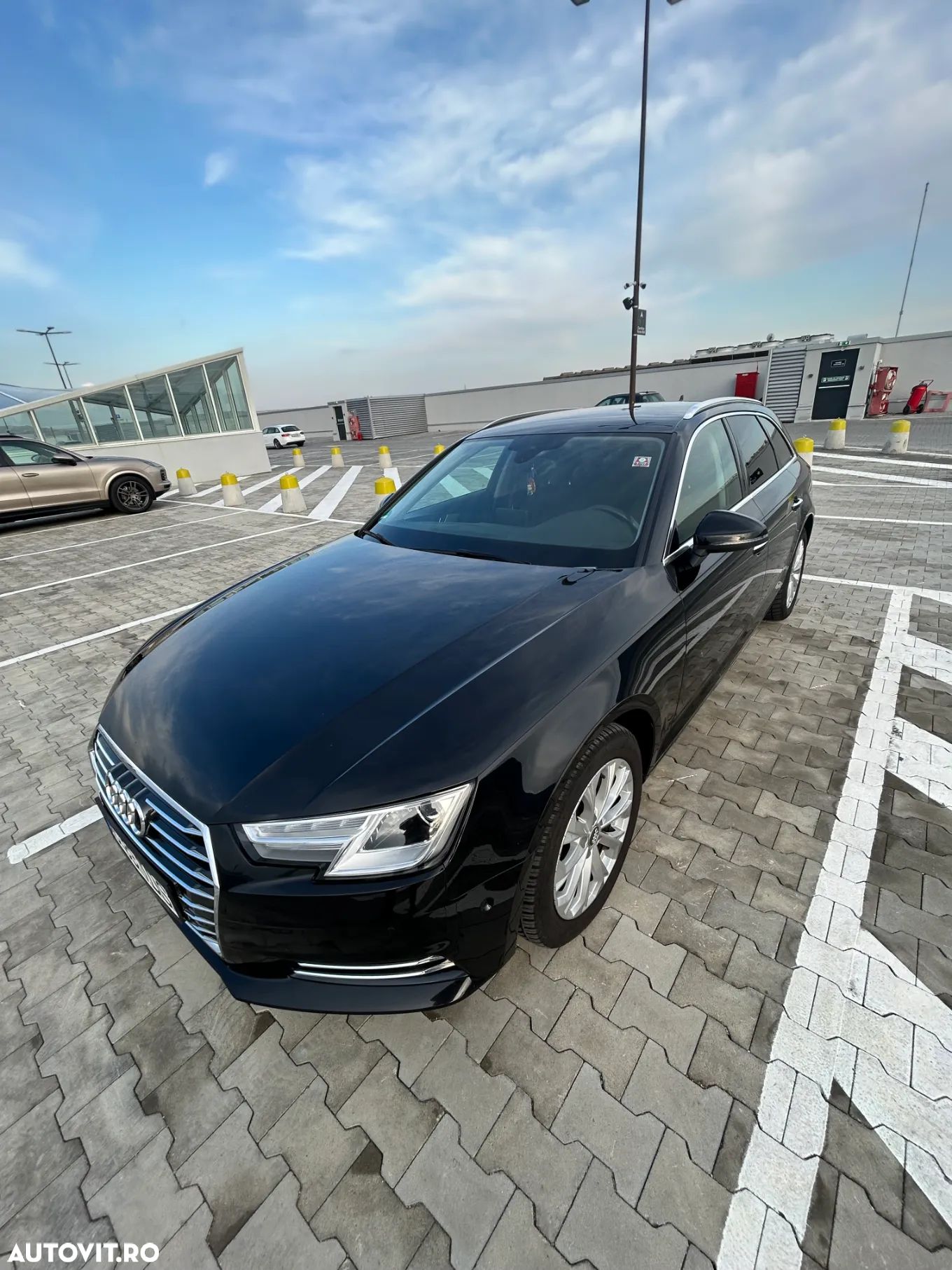 Audi A4 Avant 2.0 TDI S tronic - 1