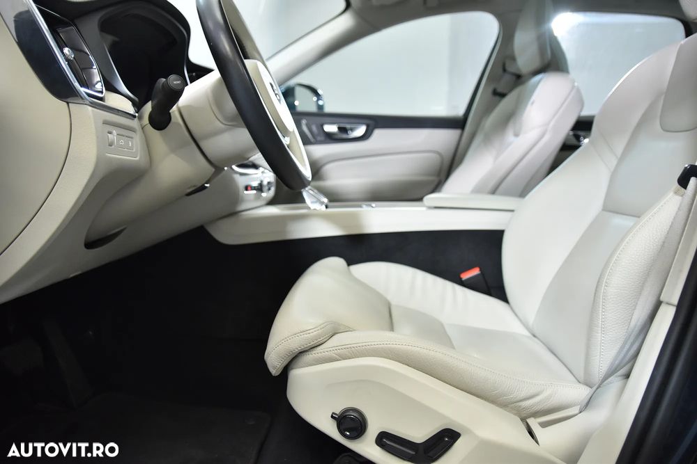 Volvo XC 60 T8 AWD Recharge Geartronic Inscription - 23