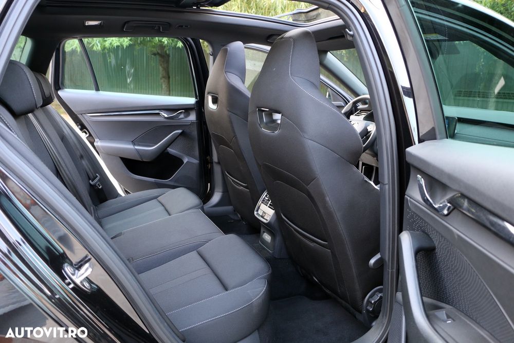 Skoda Octavia 2.0 TDI DSG Sportline - 23