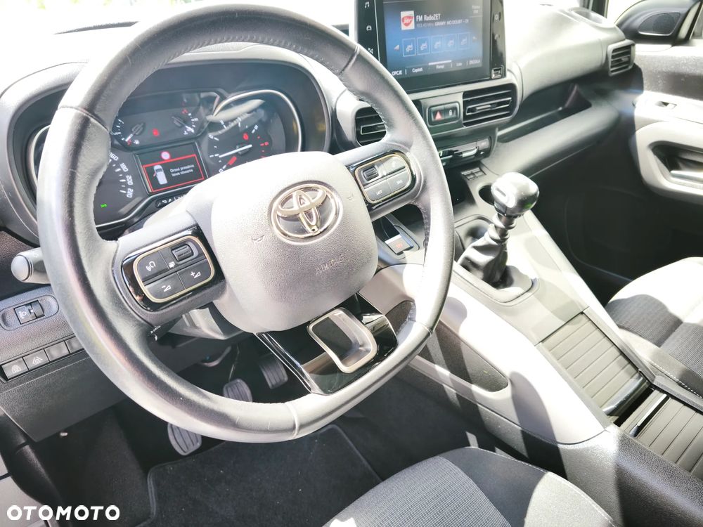 Toyota Proace City Verso 1.2 Turbo L1 Team Deutschland - 12