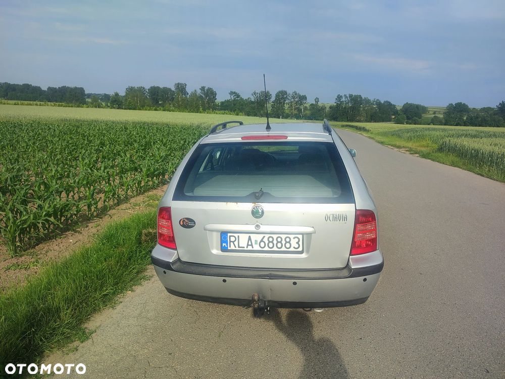 Skoda Octavia 1.6 Ambiente - 4