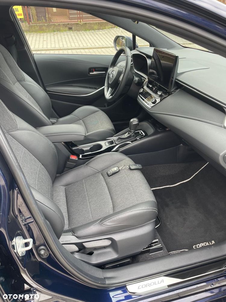 Toyota Corolla - 12