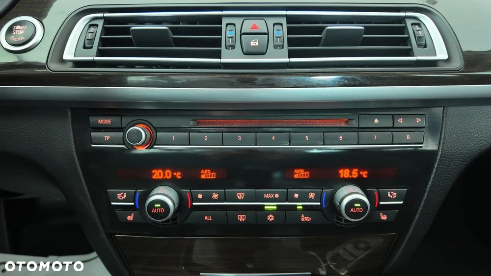 BMW Seria 7 730d - 29