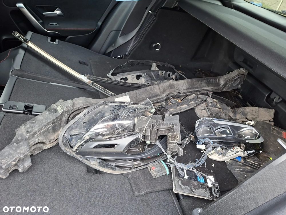 Mercedes-Benz Klasa A 180 AMG Line 7G-DCT - 15