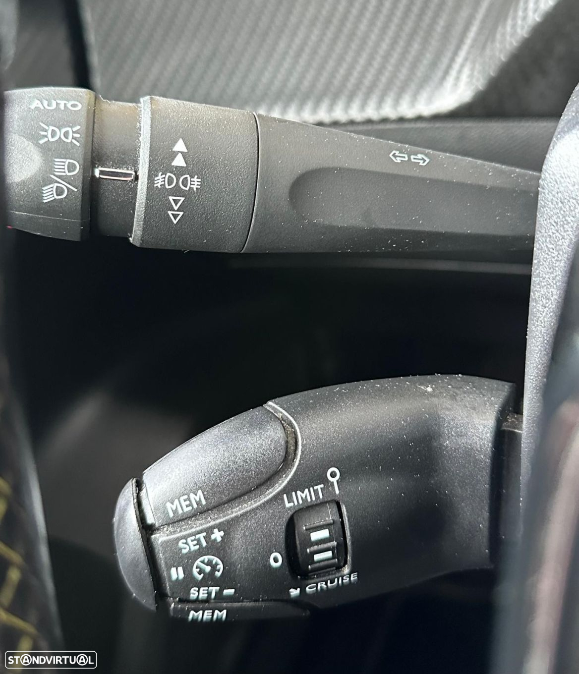 Peugeot e-2008 50 kWh GT - 11