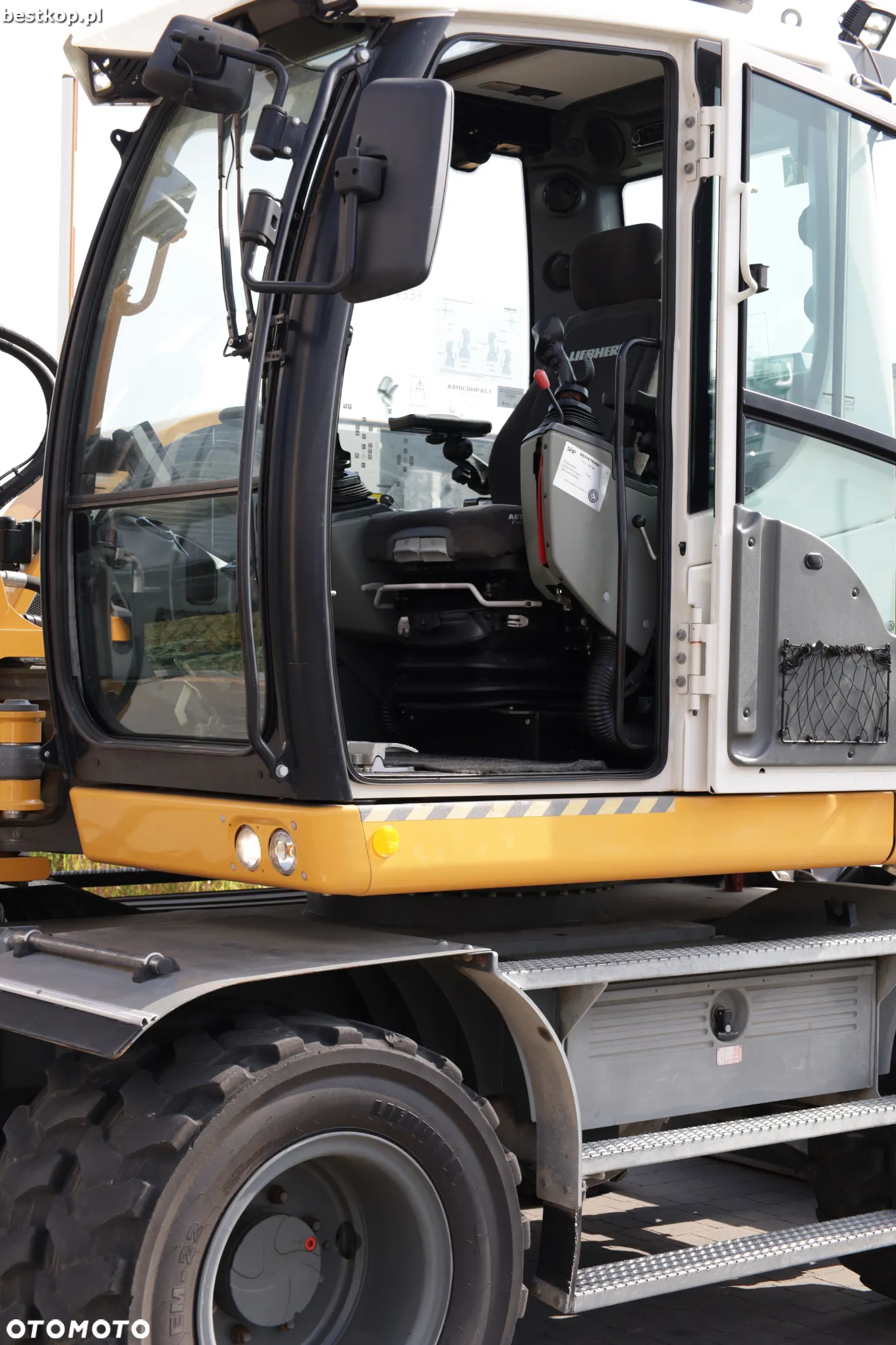 Liebherr A910 Compact Litronic - 24