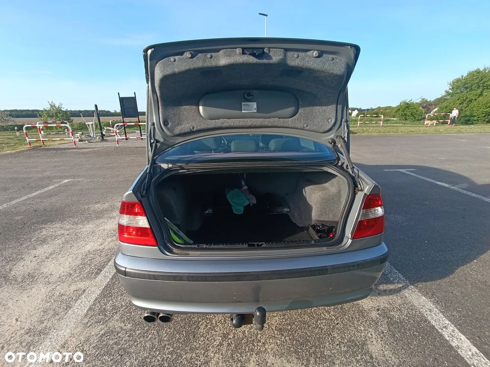 BMW Seria 3 318i - 8