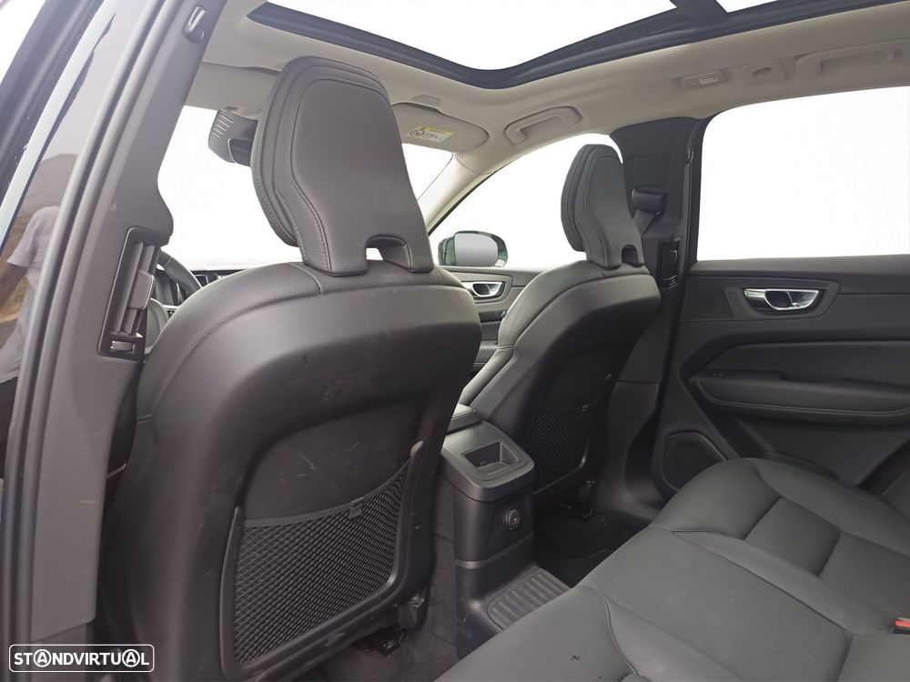Volvo XC 60 2.0 T6 PHEV Plus Dark AWD - 36