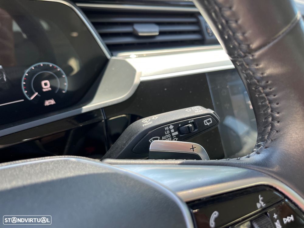 Audi e-tron 55 quattro - 32