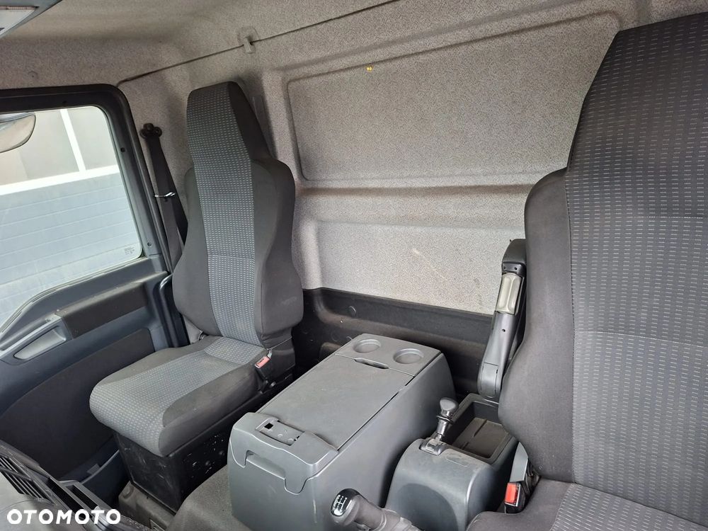 MAN TGM 18.250 4x2 DO ŻYWCA - 8