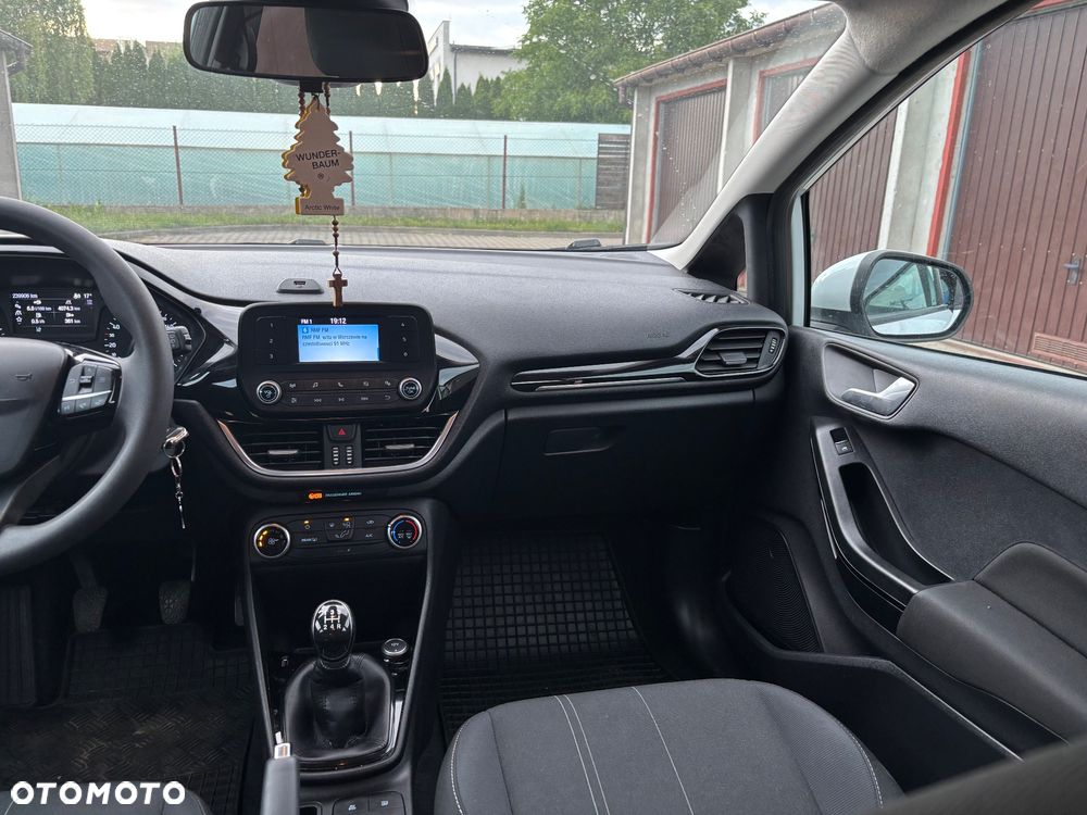 Ford Fiesta - 12
