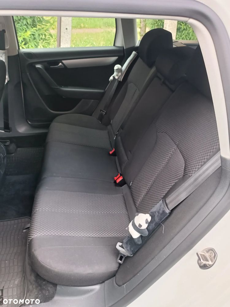 Volkswagen Passat 1.6 TDI BlueMotion Technology Trendline - 11