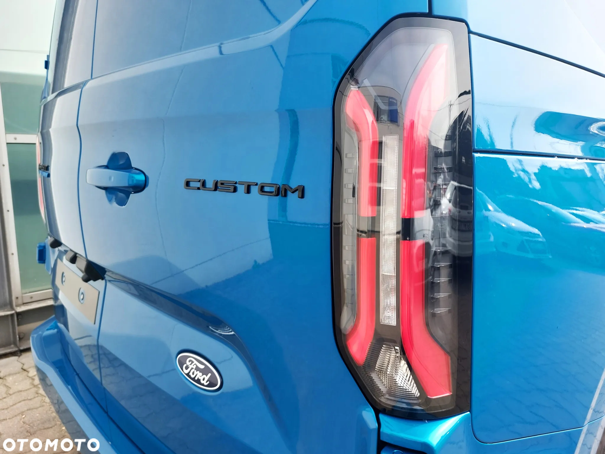 Ford Transit E-Custom - 9