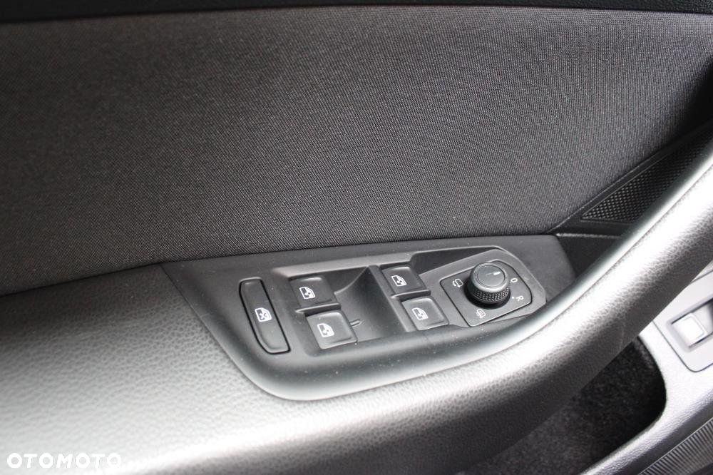Volkswagen Passat - 13