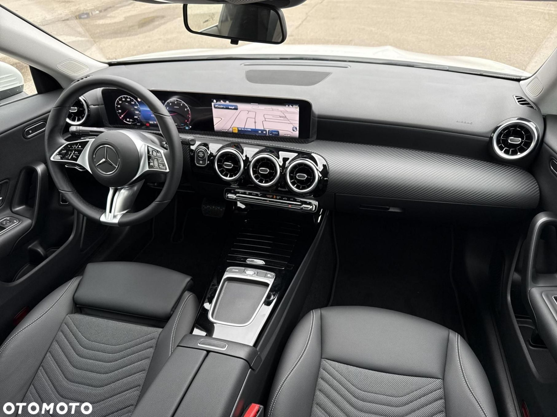Mercedes-Benz CLA - 13