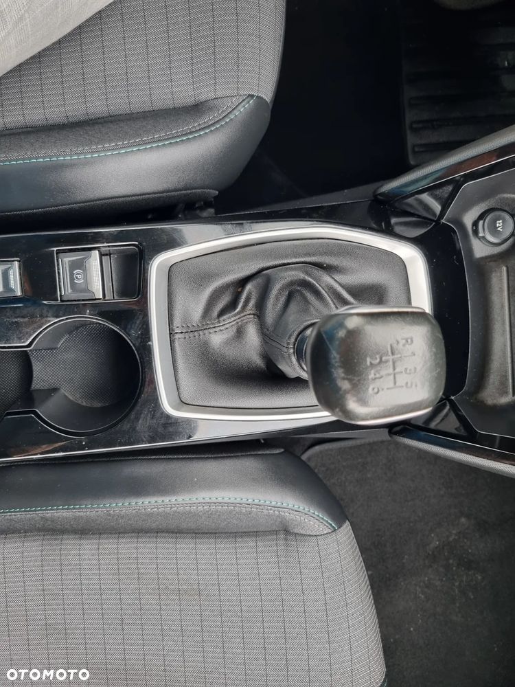 Peugeot 208 TURBO 100 Allure - 24