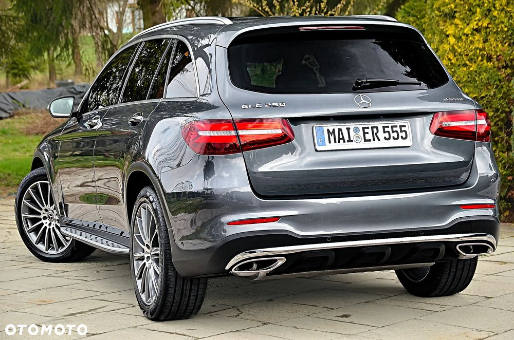 Mercedes-Benz GLC 250 4Matic 9G-TRONIC AMG Line - 4