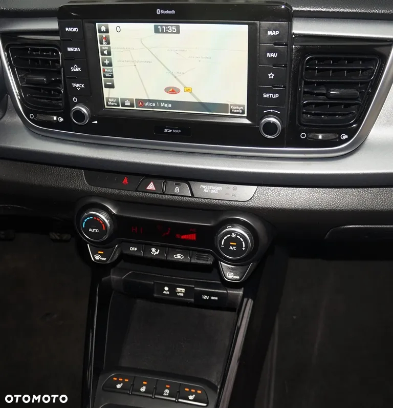 Kia Rio - 37