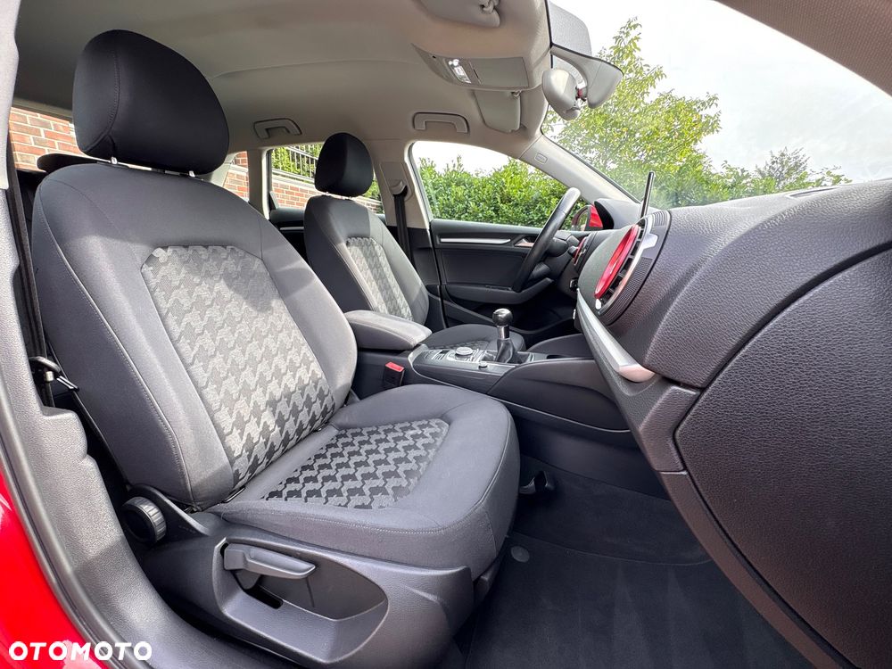 Audi A3 Sportback 1.2 TFSI Ambiente - 12