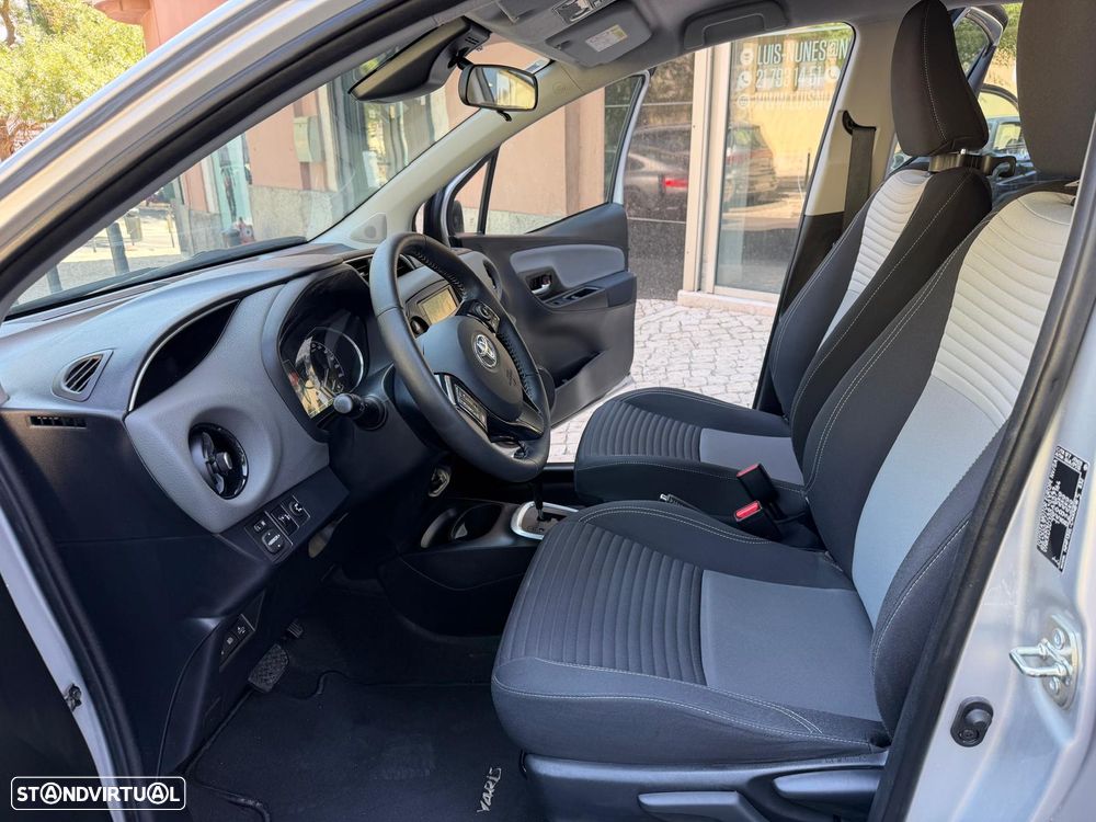Toyota Yaris 1.5 HSD Comfort +P.Style+P.Techno - 10