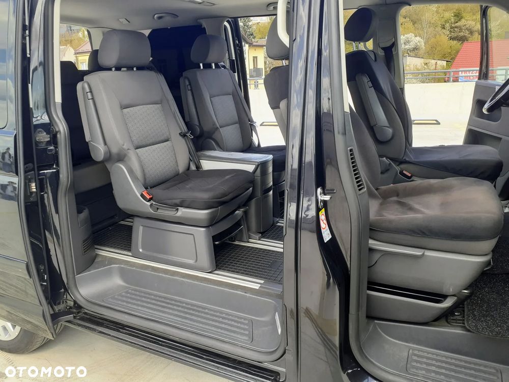 Volkswagen Multivan - 11