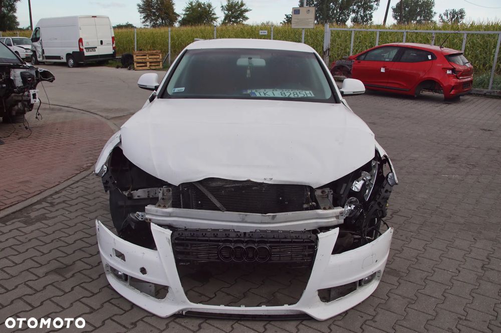 Auto na części - Audi A4 B8 2.0 TDI 143KM CAGA KXP LY9C 2009R Silnik Skrzynia Drzwi Szyba Klapa Zderzak Błotnik Lusterko Sterownik Moduł Czujnik Deska Kokpit Licznik Wyświetlacz Kierownica - 2