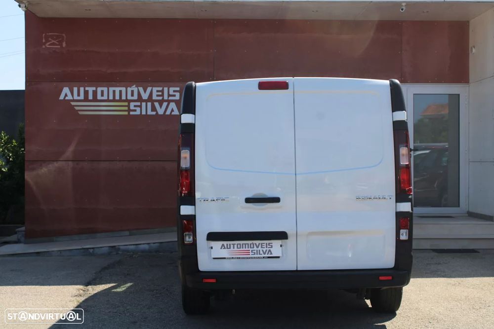 Renault trafic 2.0 blue dci c/frio - 7
