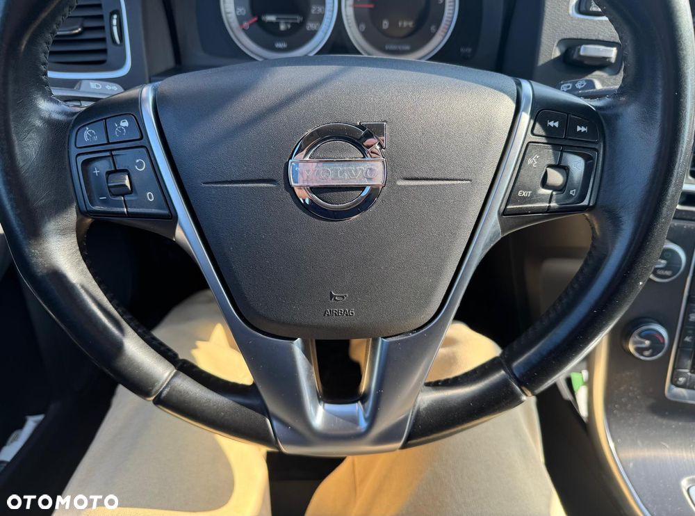 Volvo V60 D3 Geartronic Momentum - 18